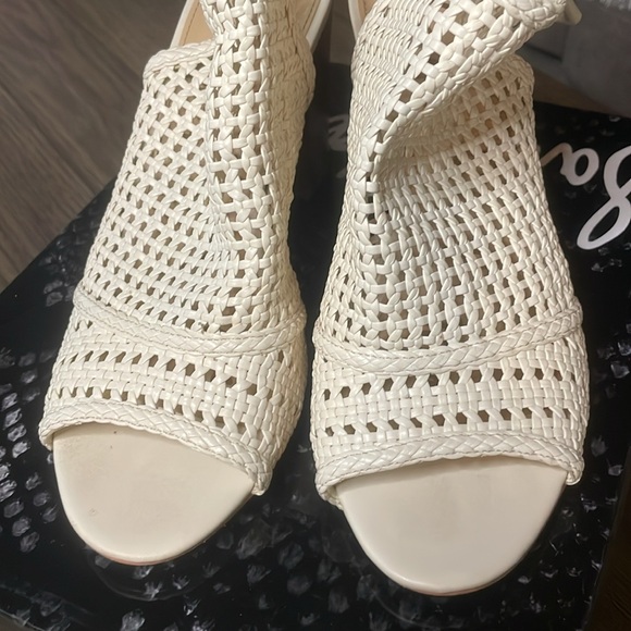 Sam Edelman Evie Ivory leather peep toe sandals size 8.5 - Picture 4 of 6